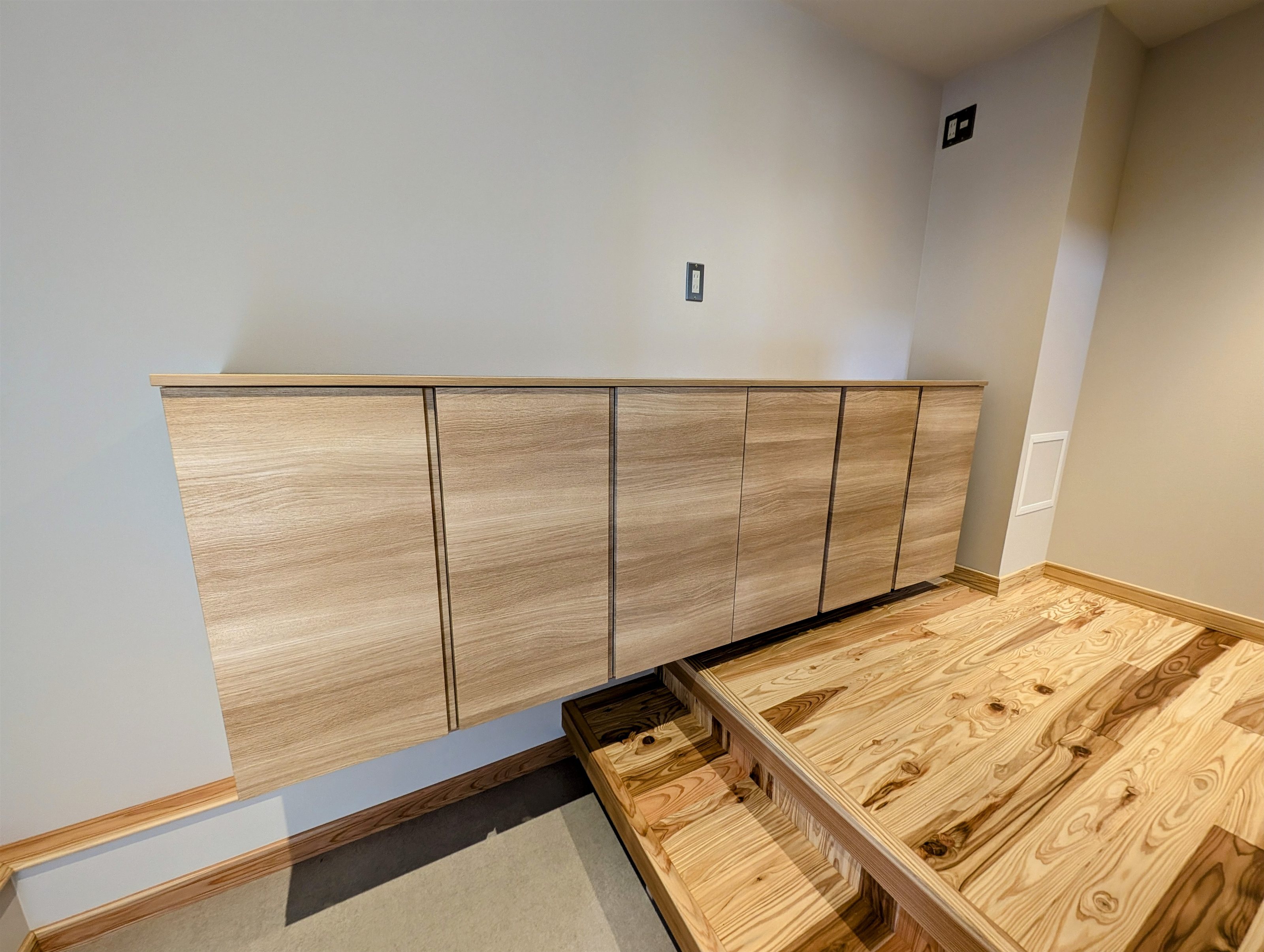 ウォールキャビネット